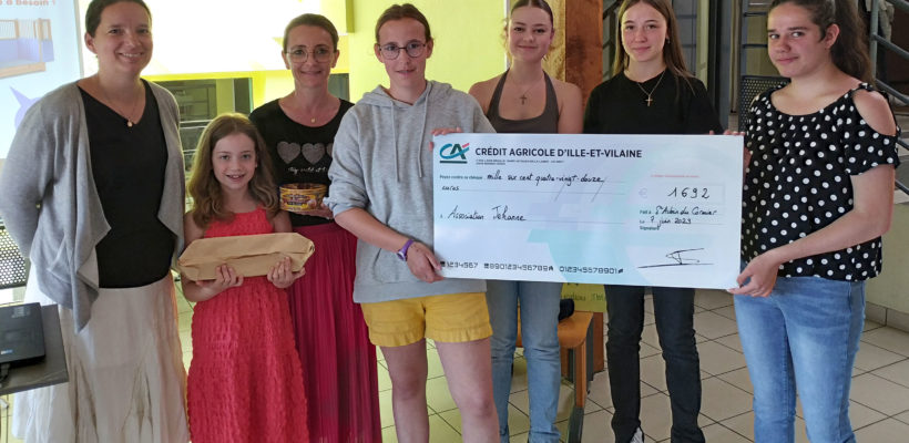 Le lycée donne 1692€ à l’association Jehanne